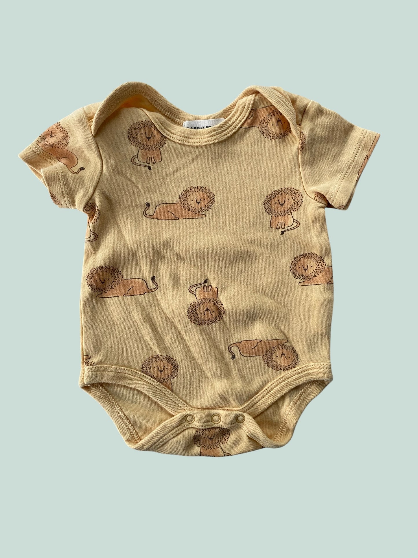 Organic cotton lion onesie 0-3m | Rabbit + Bear