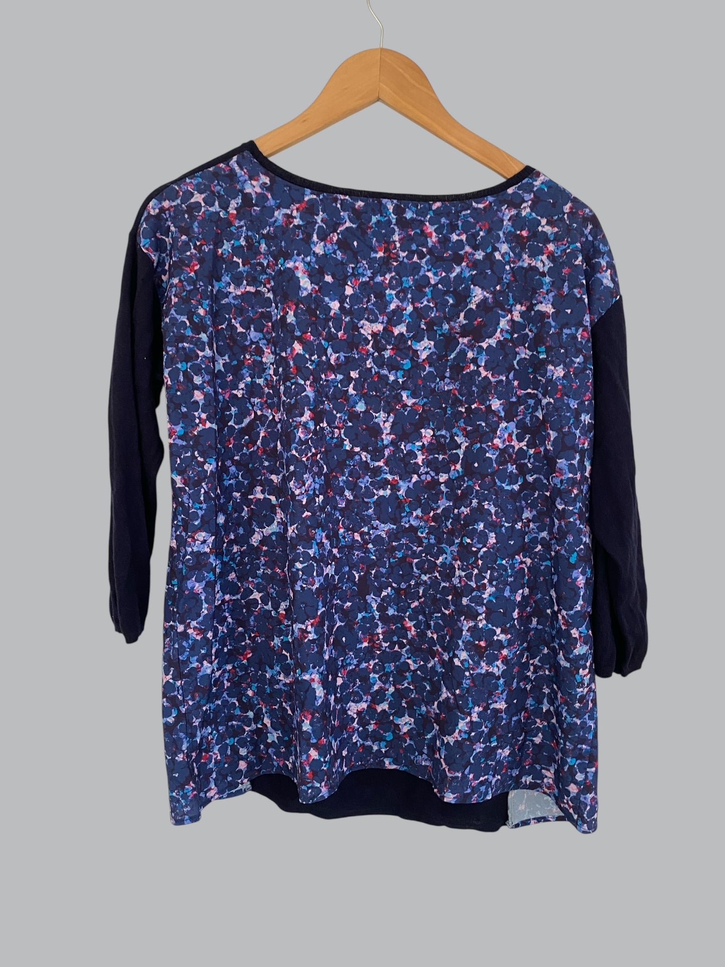 Light long sleeve top women’s 8 US | Monsoon