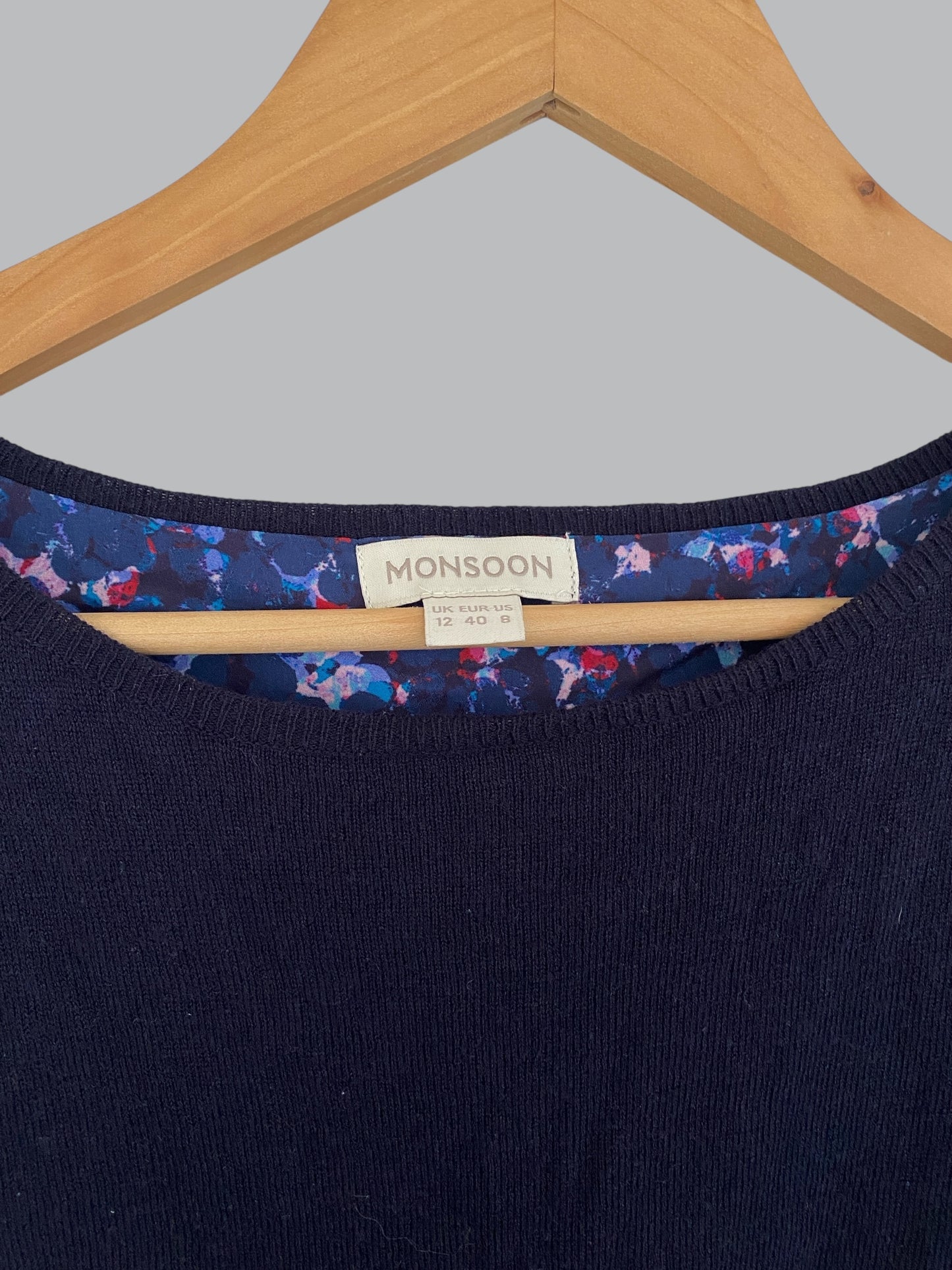 Light long sleeve top women’s 8 US | Monsoon