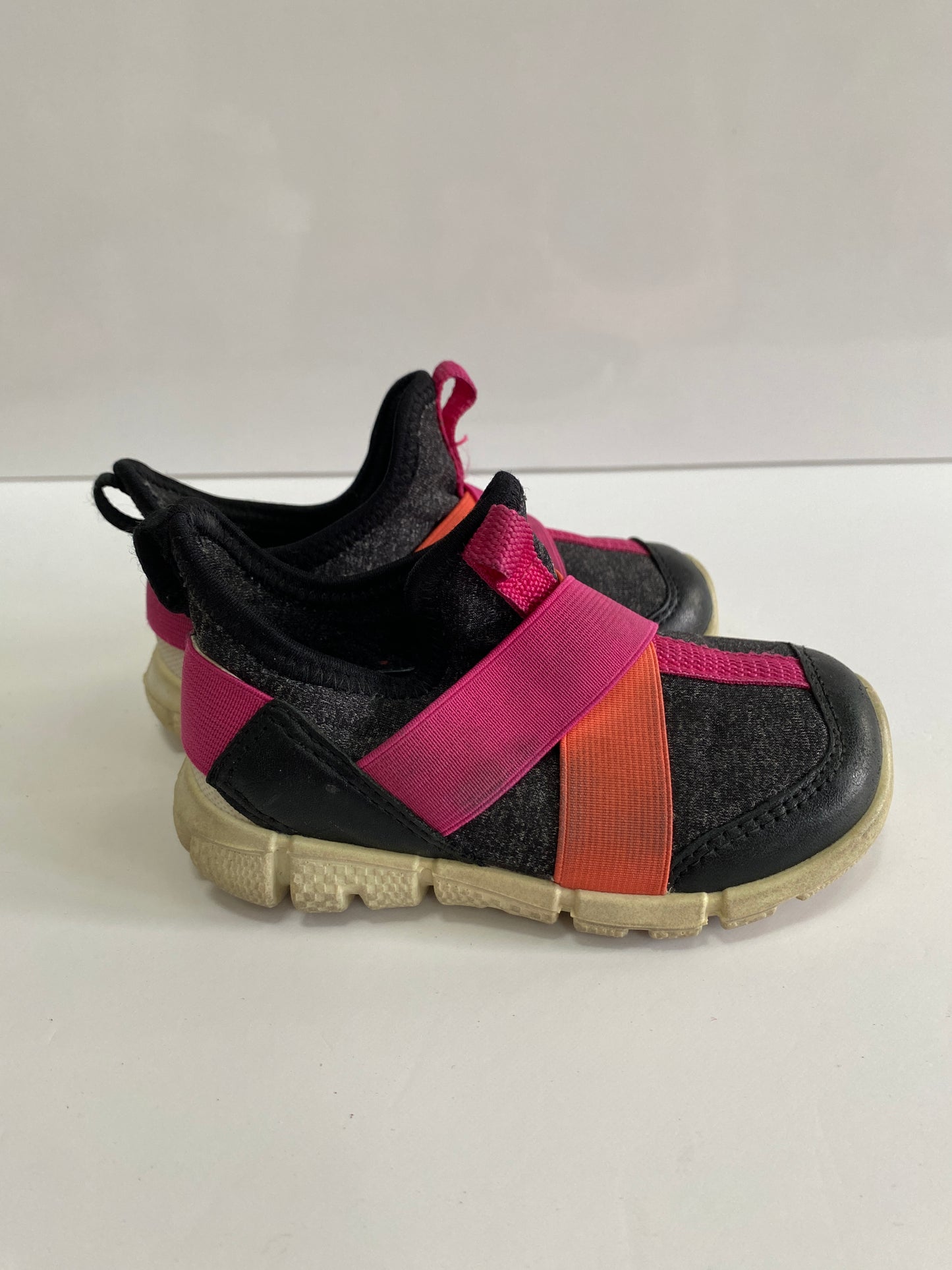 Stretchy sneakers 4.5 US Little Kids| Ecco