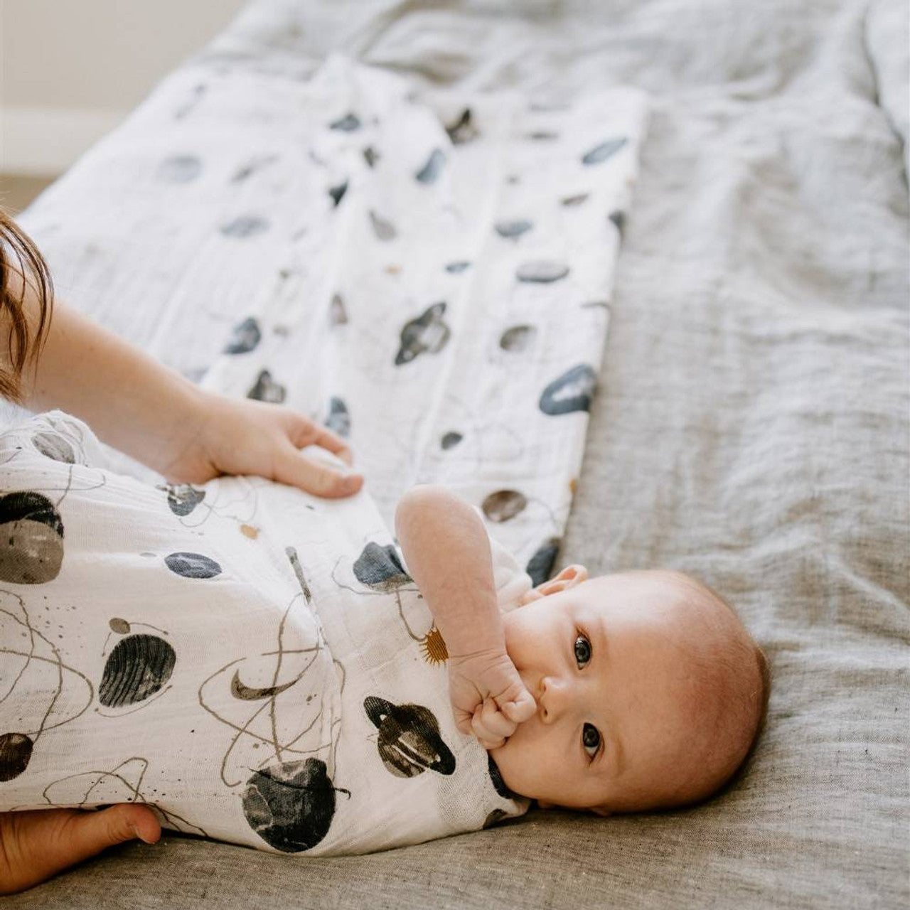 Planetary cotton muslin swaddle Little Unicorn