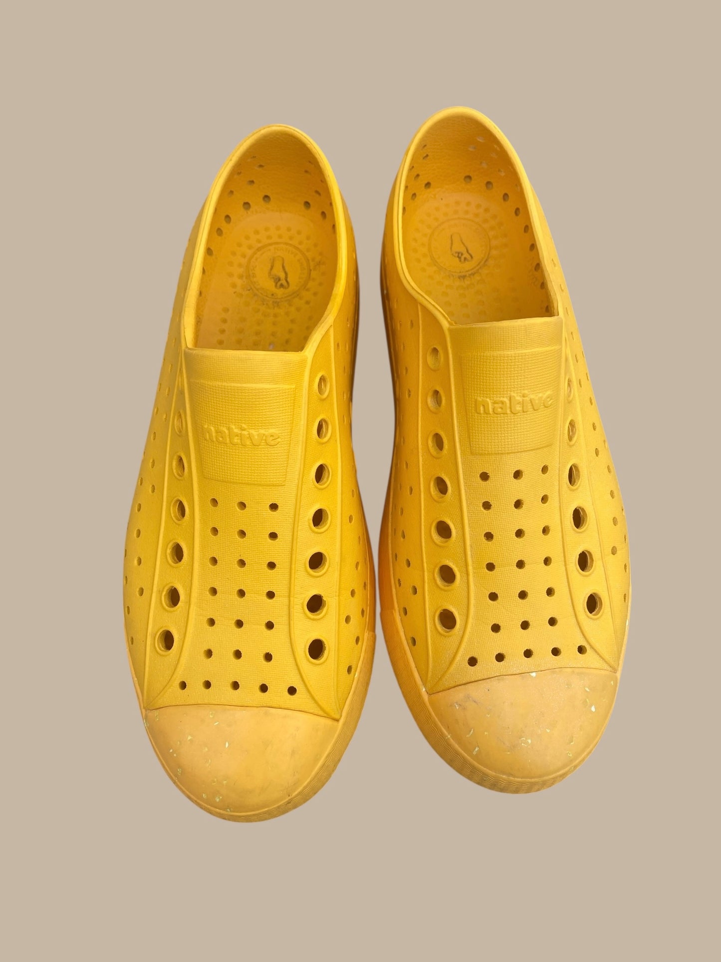 Yellow Jefferson sandals women’s 8 US / men’s 6 US | Native