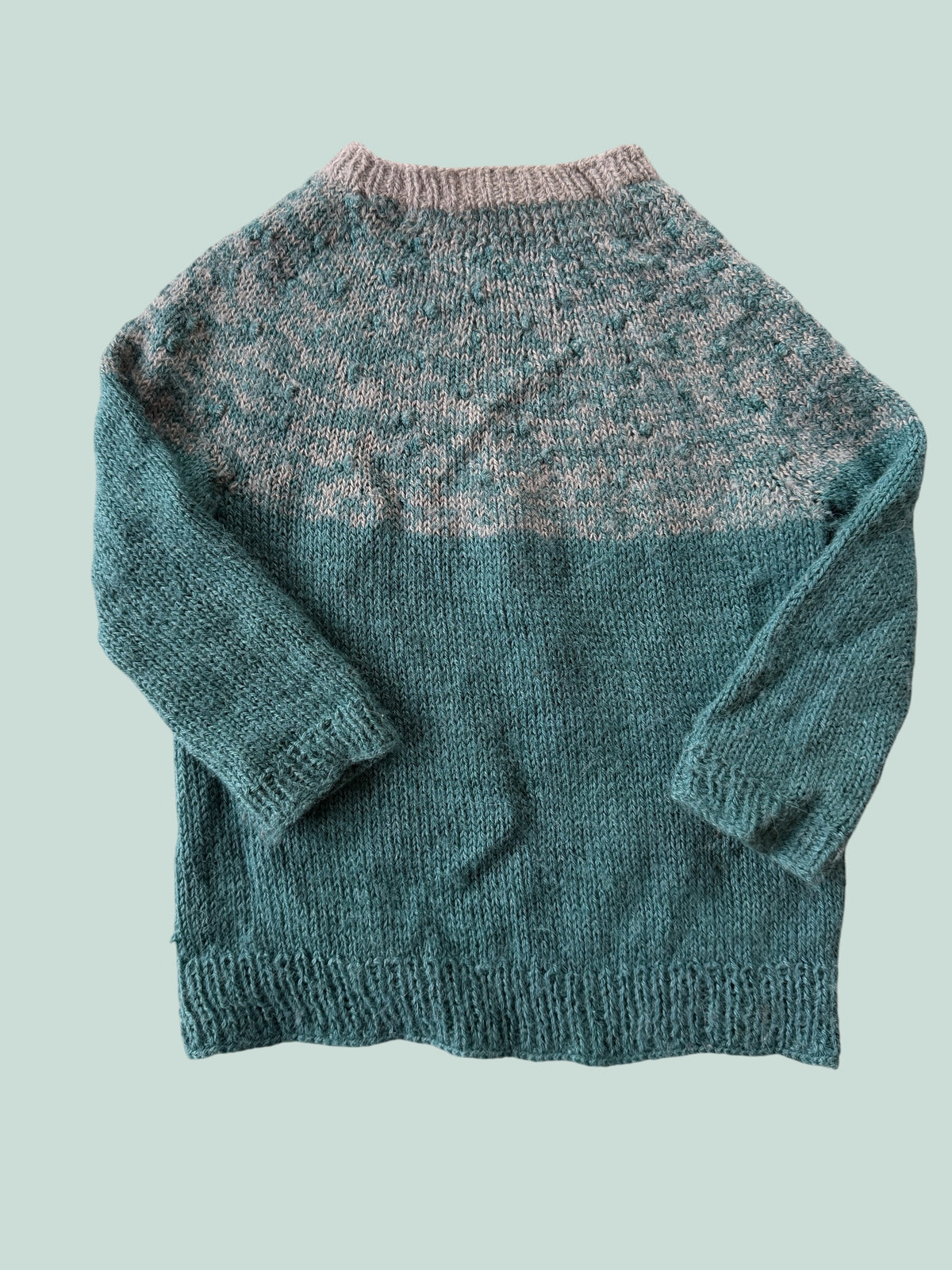 Handknit wool sweater with small popcorn detail ~2Y