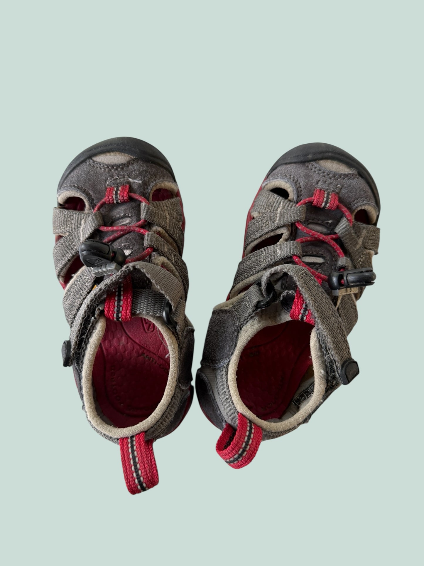 Red and black velcro sandals 9US Little Kids | Keen