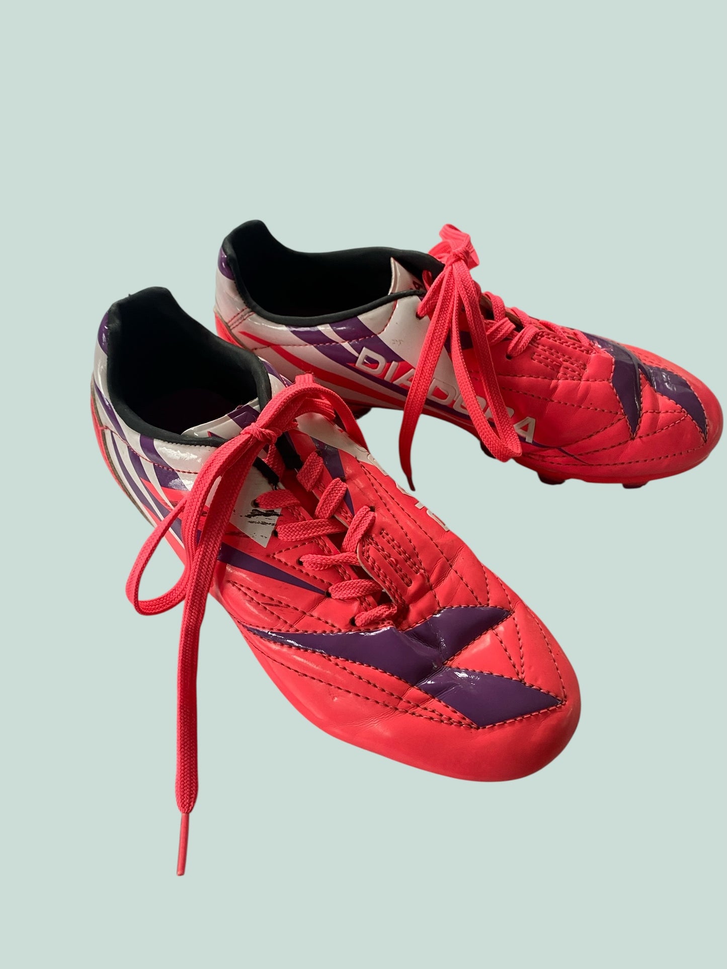 Pink soccer cleats 3US Big Kids | Diadora