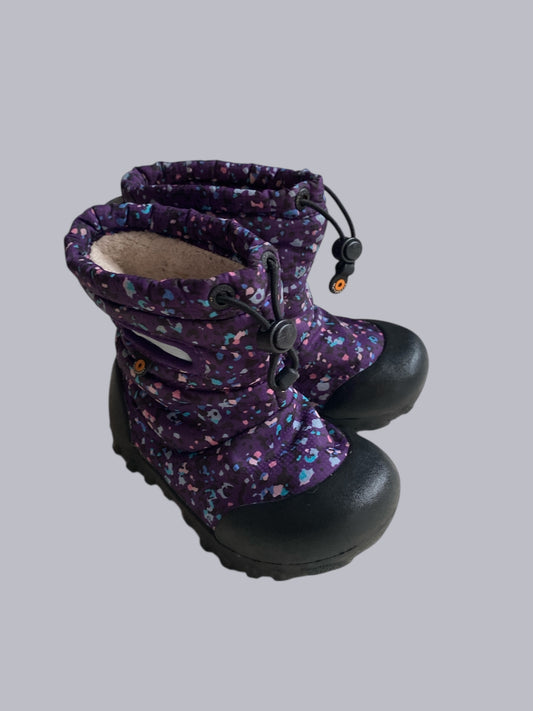 Baby winter b-moc boots 9 US Little Kid | Bogs
