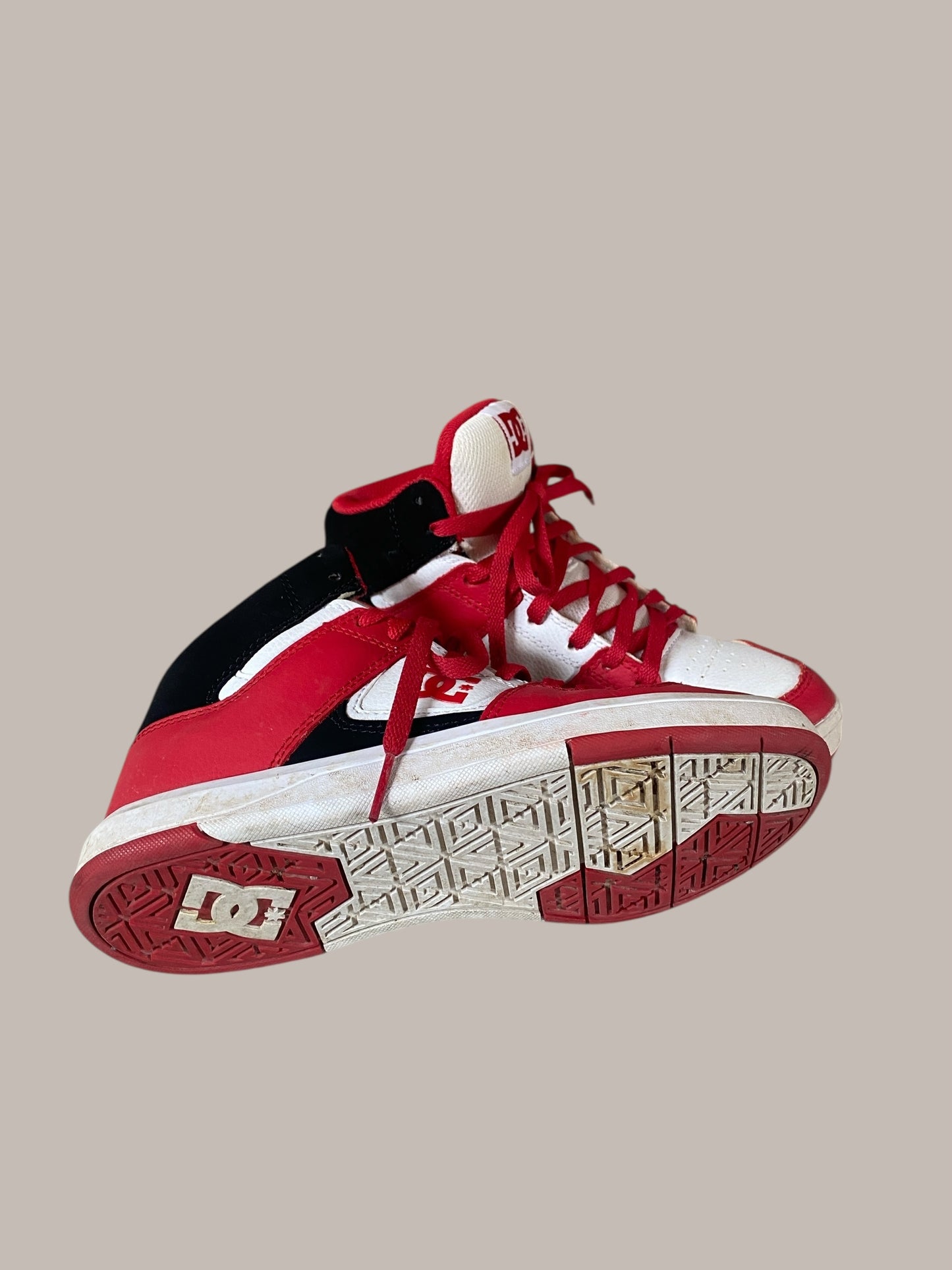 High top sneakers 4.5 US Big Kids | DC