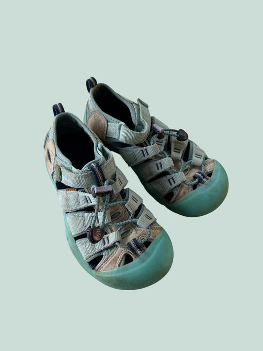 Light blue velcro sandals 2US Big Kids | Keen