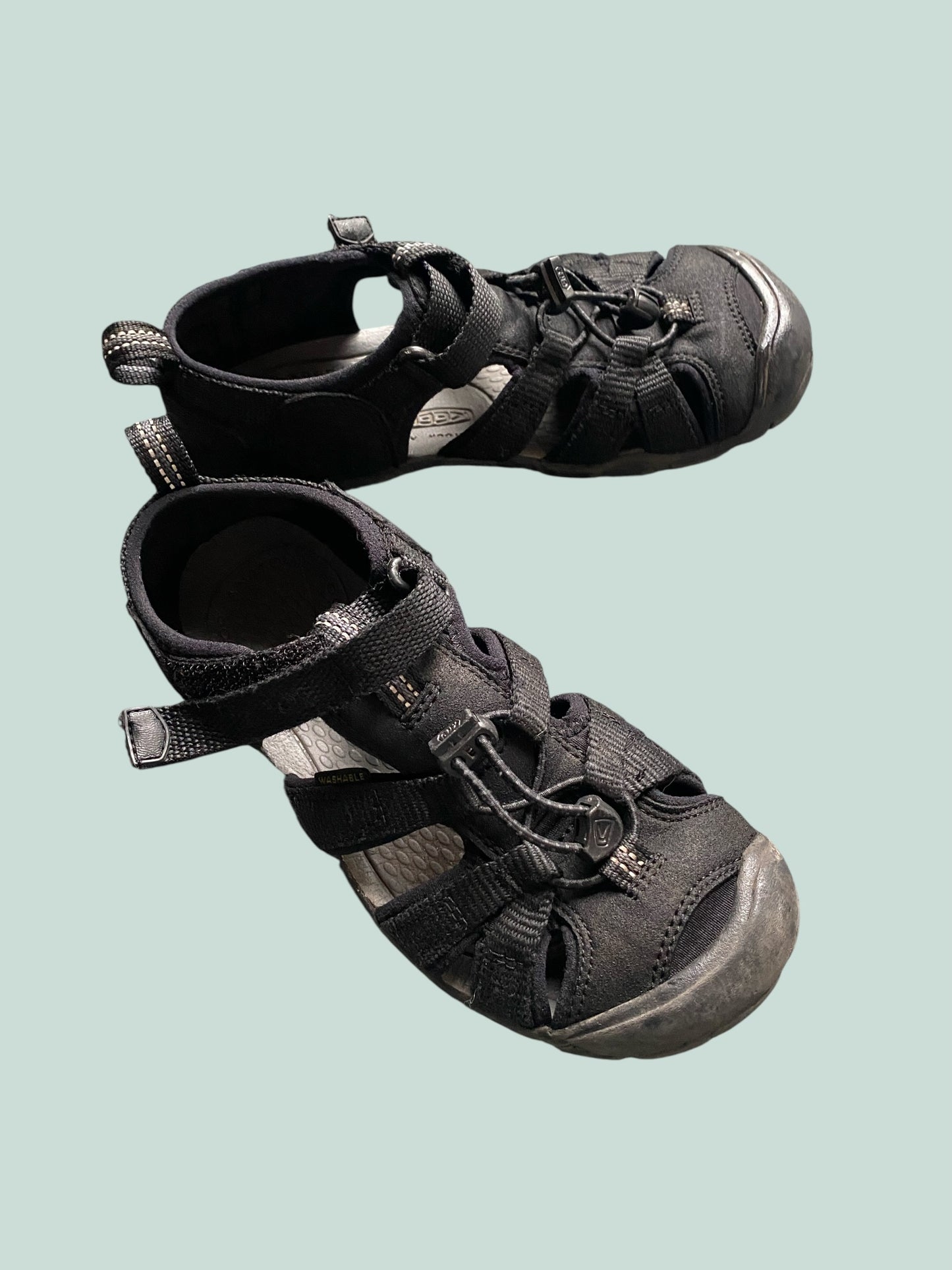Black velcro sandals 2 US Big Kids | Keen