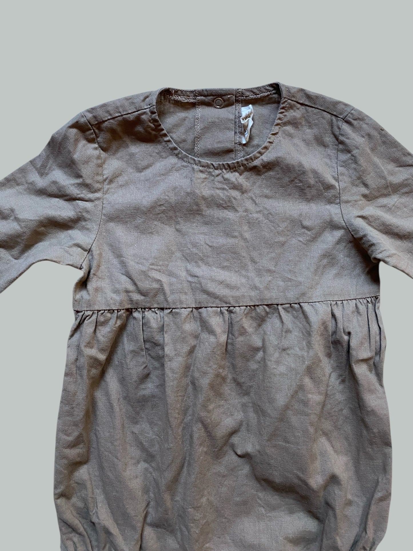 Beige linen/cotton long sleeve romper 3Y | Les Petits Natures