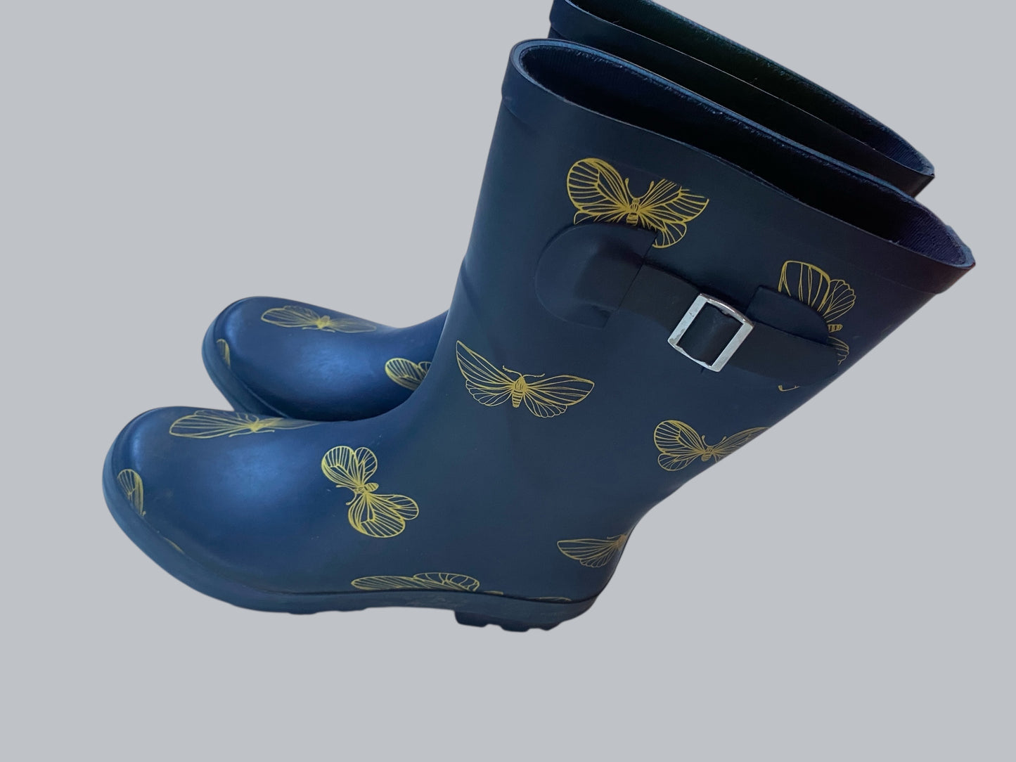 Butterlfy print navy rubber boots size 6 women's | Time and Tru