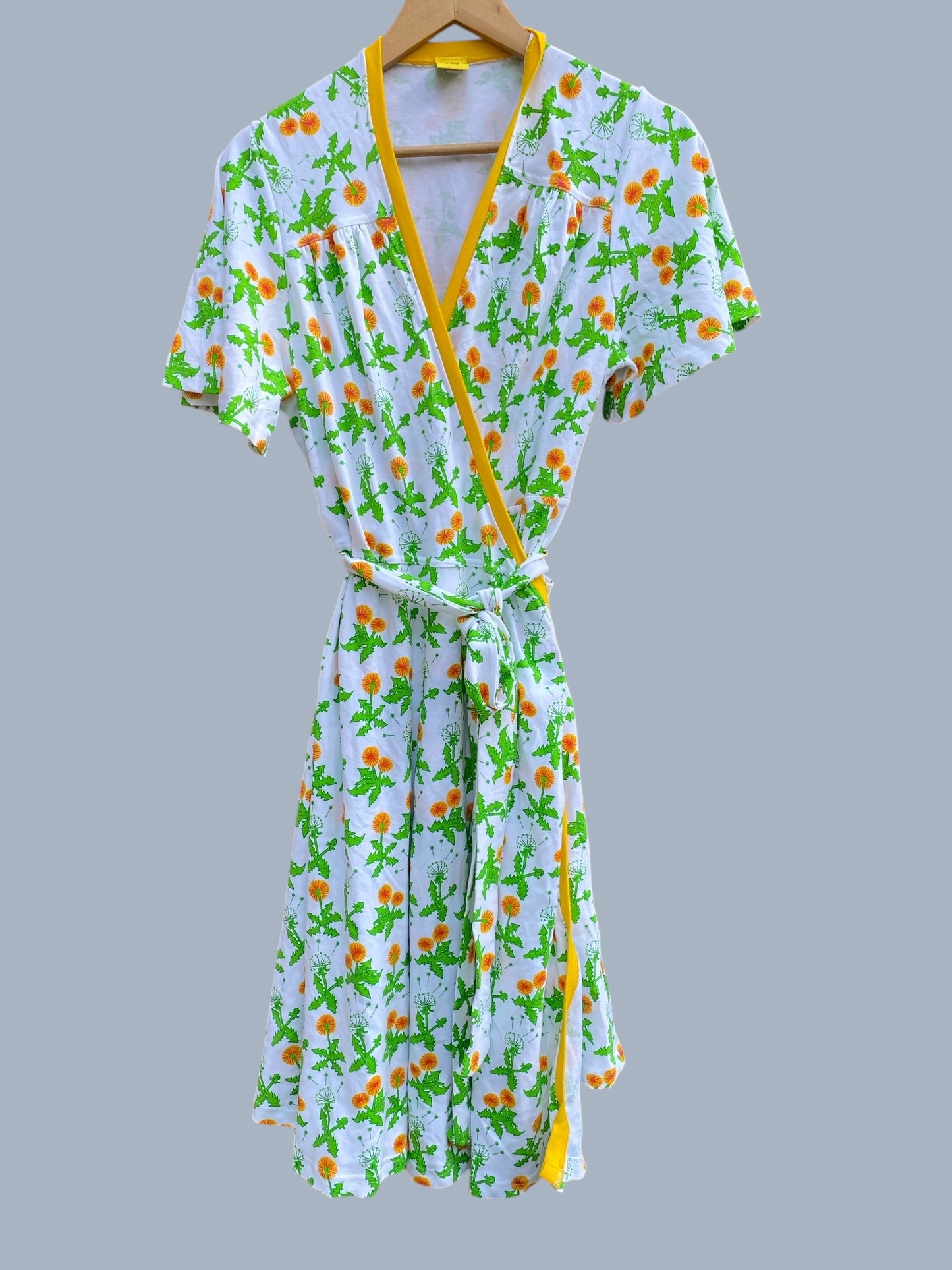 Organic cotton wrap dress with flutter sleeves, large adult | Duns Sweden