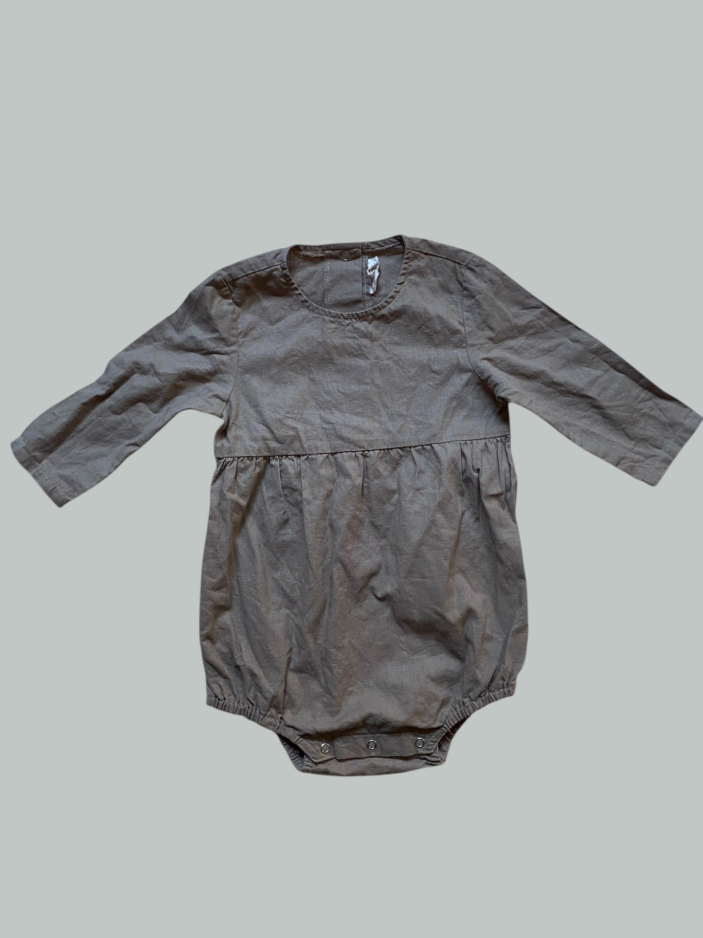 Beige linen/cotton long sleeve romper 3Y | Les Petits Natures