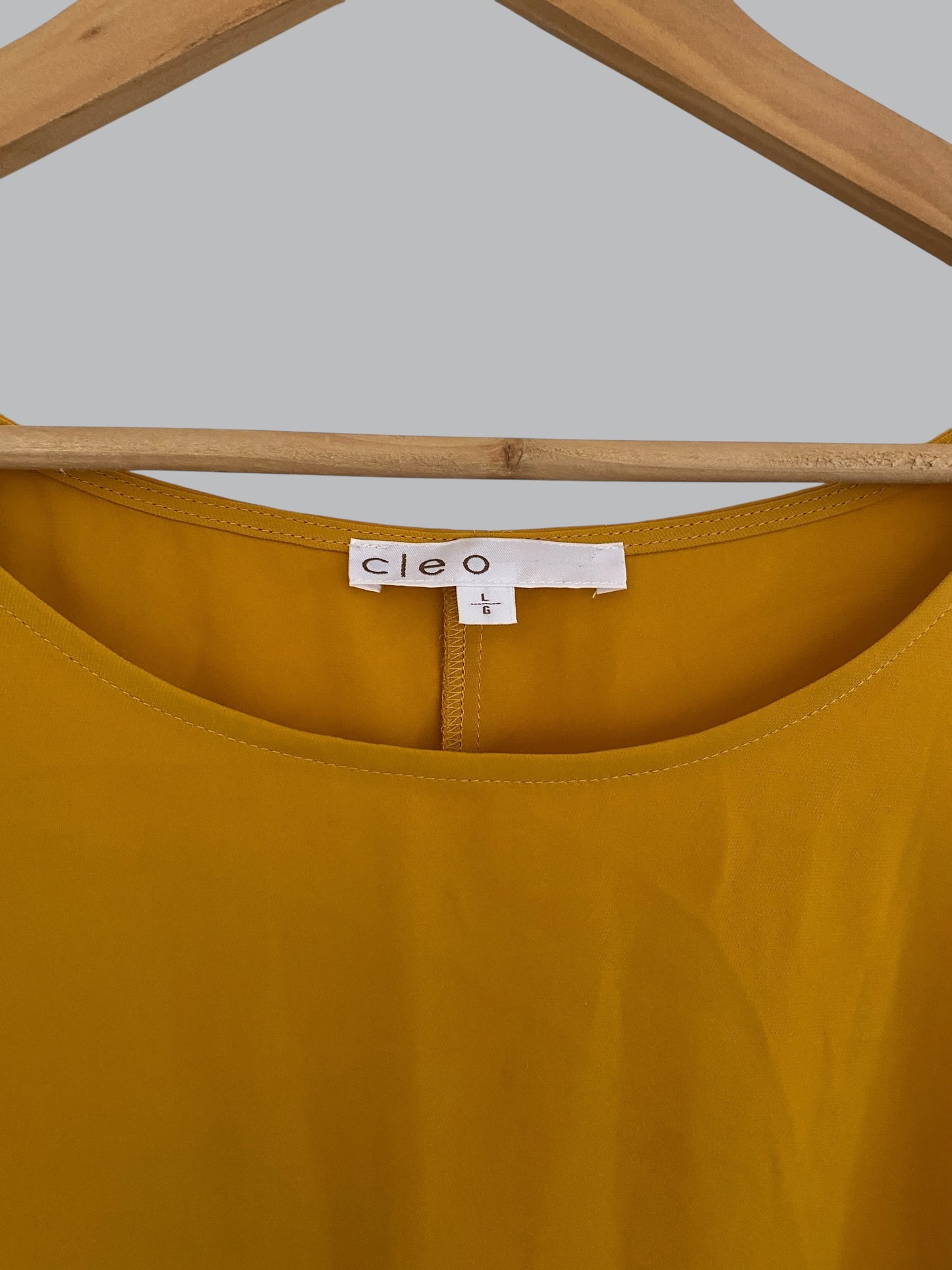 Yellow top women’s large | Cleo