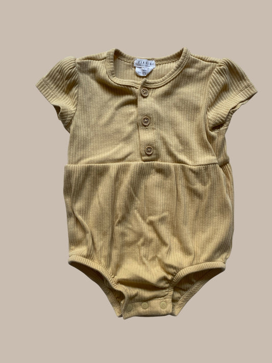 Organic cotton/modal blend yellow onesie 6m | Petit Lem