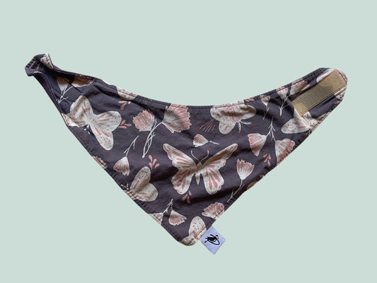 Cotton butterfly bib with velcro