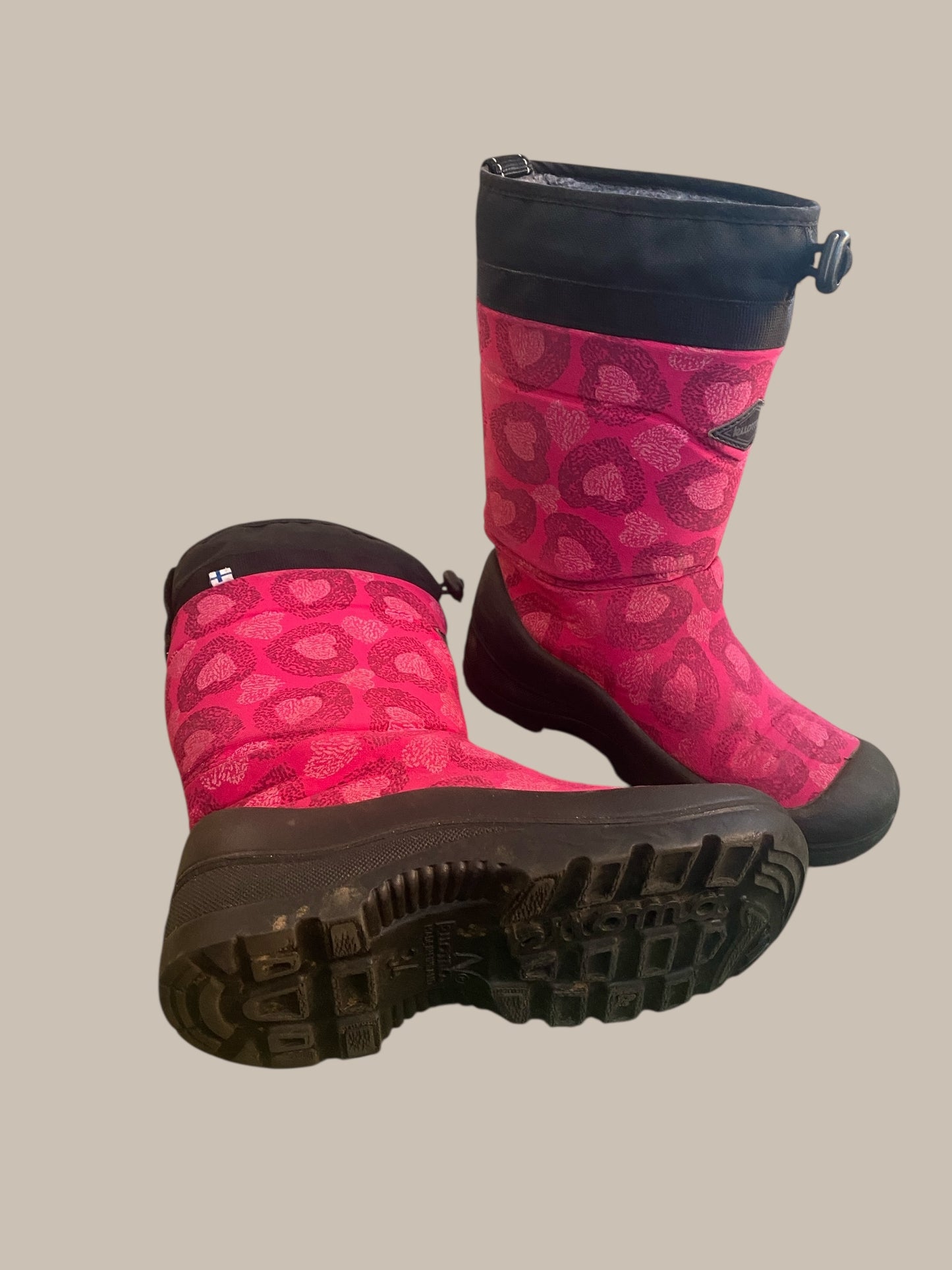 Pink hearts Snowlock Lumi winter boots 2 US Big Kids (34 EU) | Kuoma
