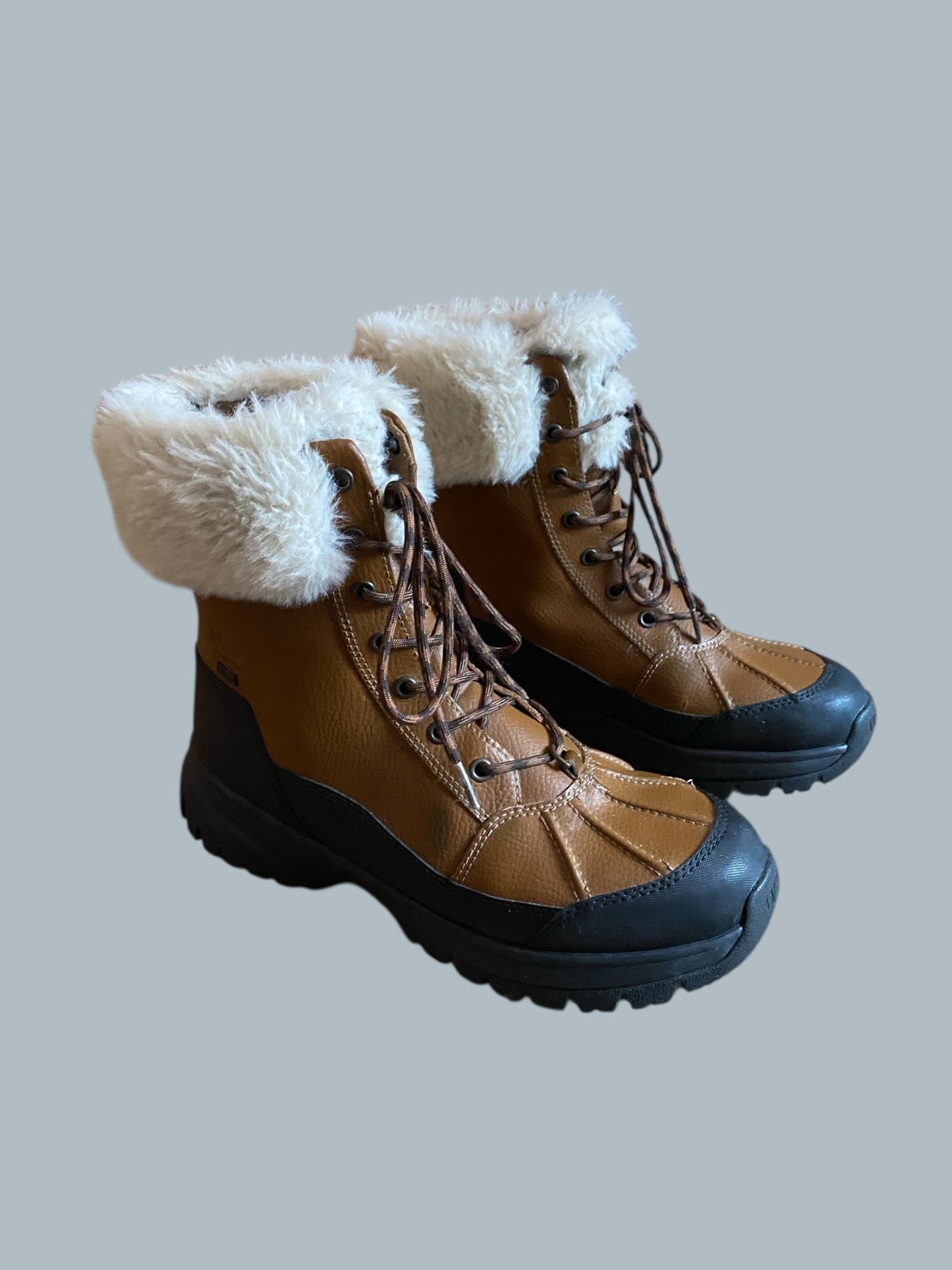 Yose fluff ankle snow boots 11 US women’s | UGG