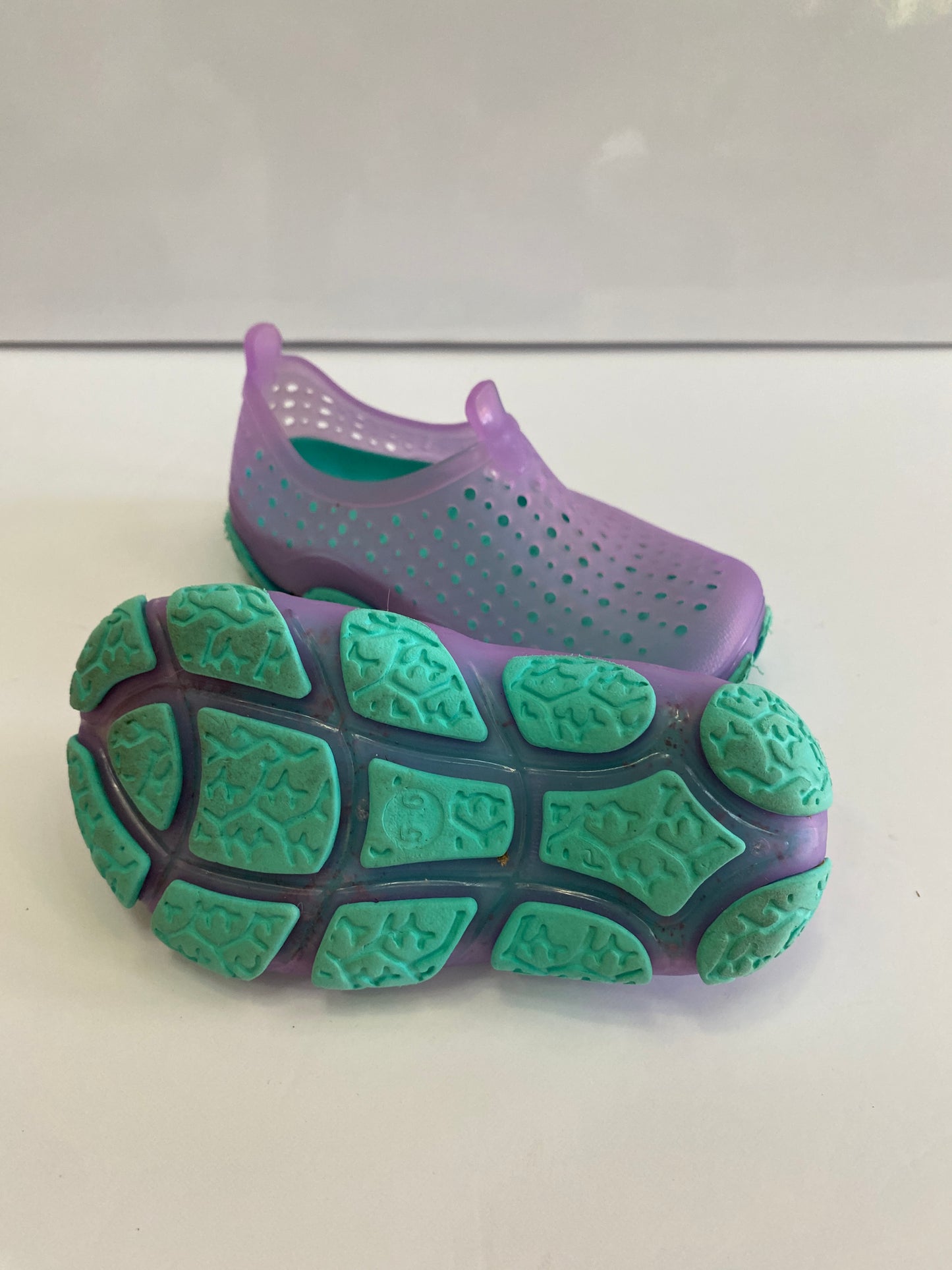 Water shoes 5-6 US Little Kids