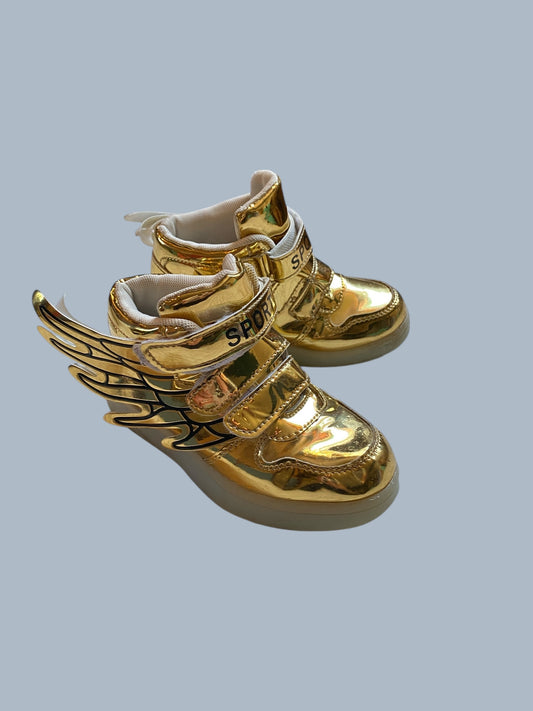 Gold wing sneakers 11 US Little Kids (28 EU)