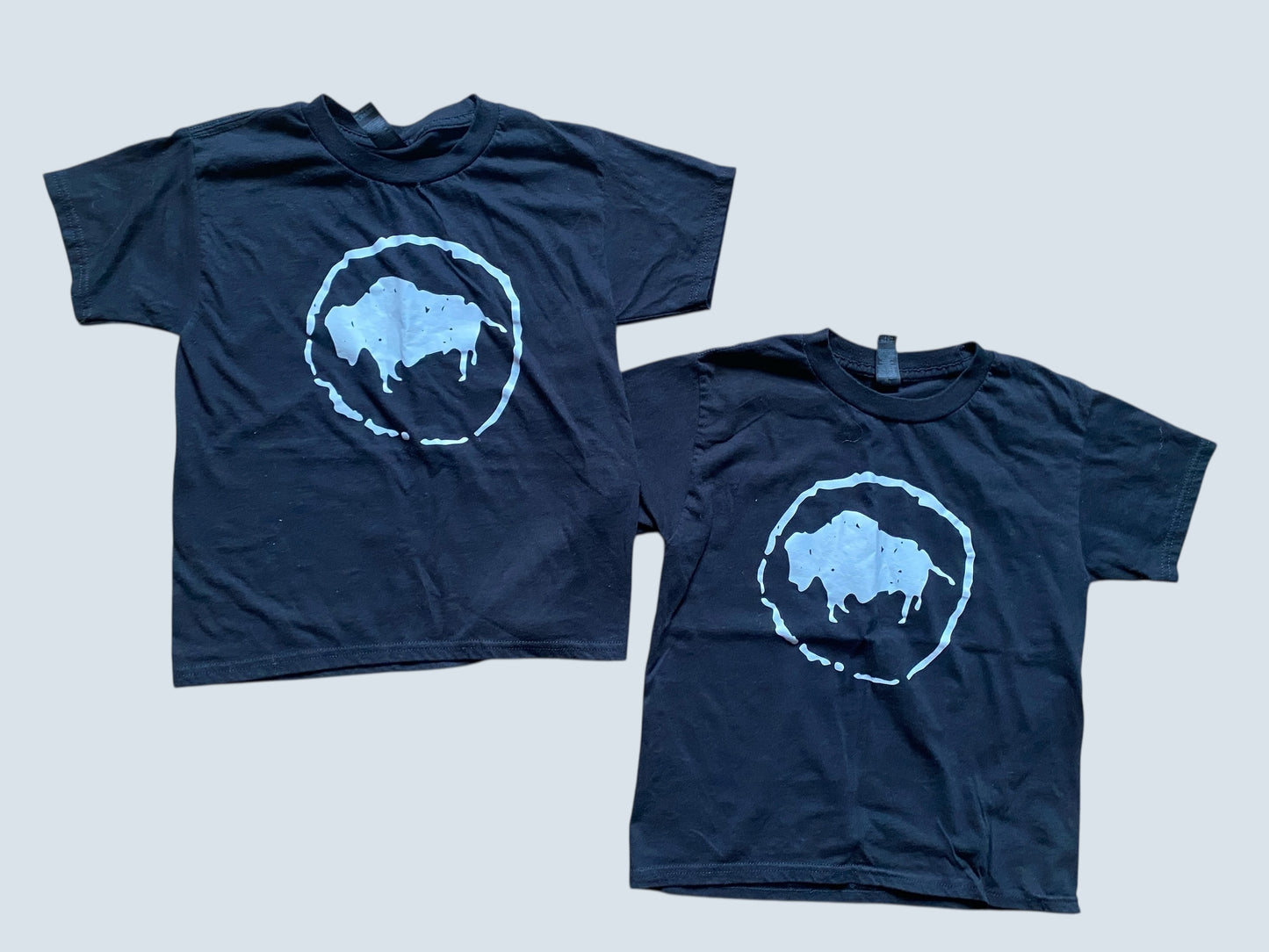 Black cotton blend bison t-shirt 6-8Y (small) - to available