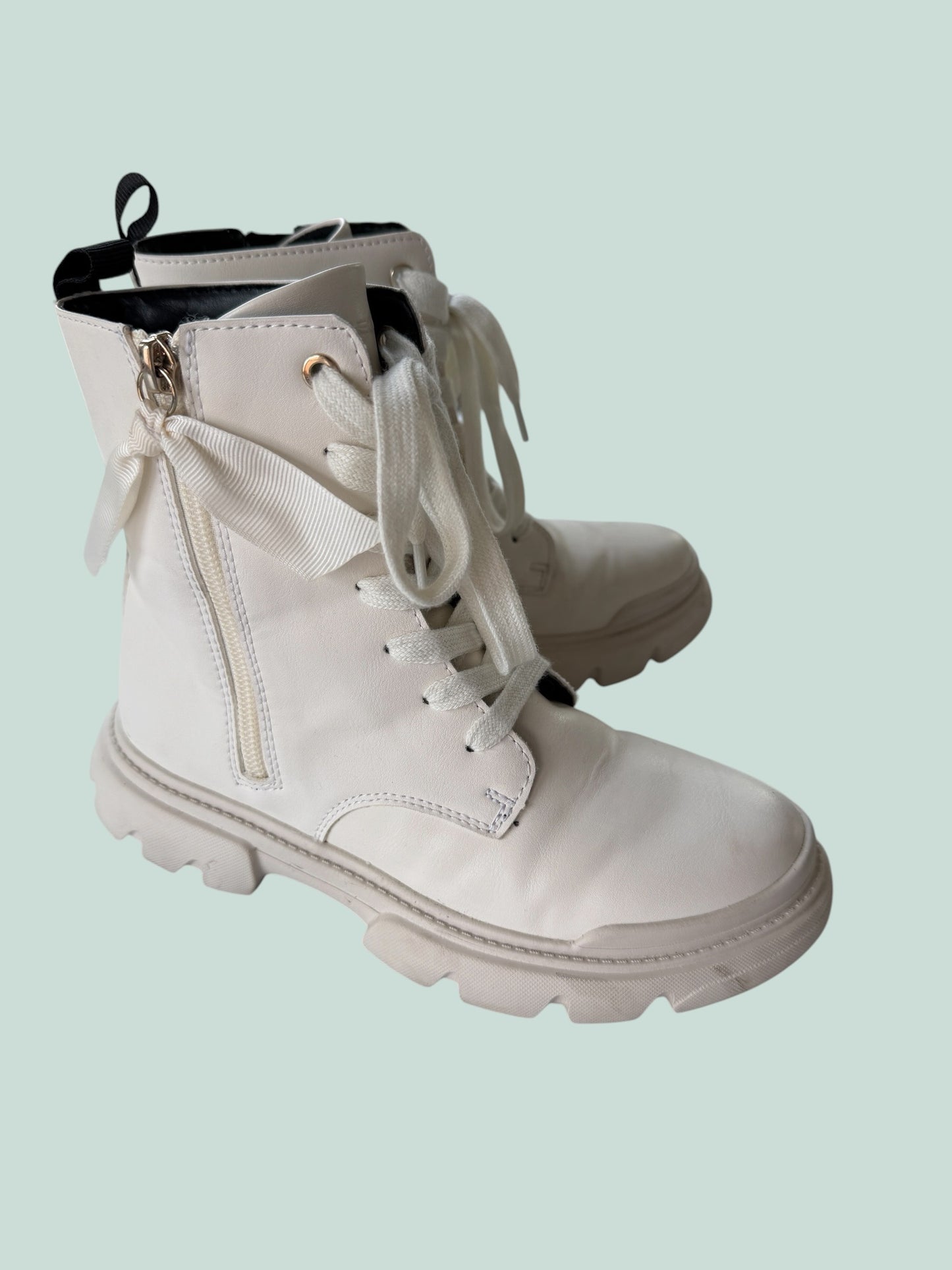 White Junette boots 2US Big Kids (33 EU) | Geox