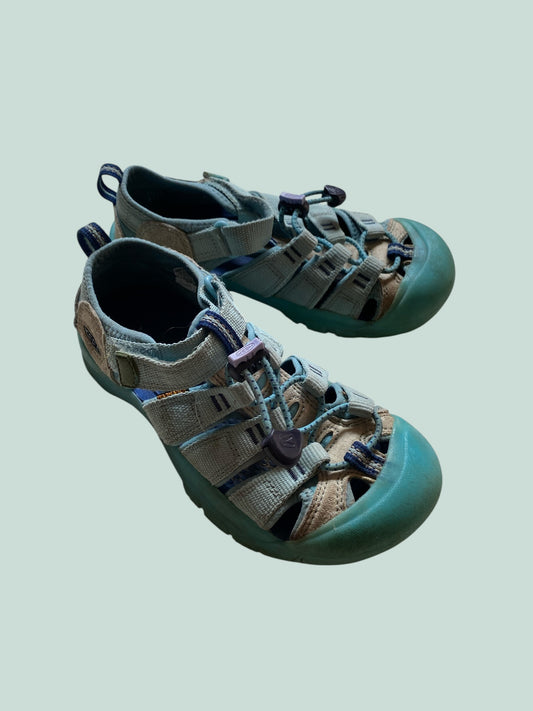Light blue velcro sandals 2US Big Kids | Keen