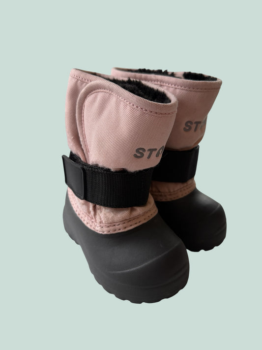 Light pink (very light) winter boots 7US Little Kid| Stonz