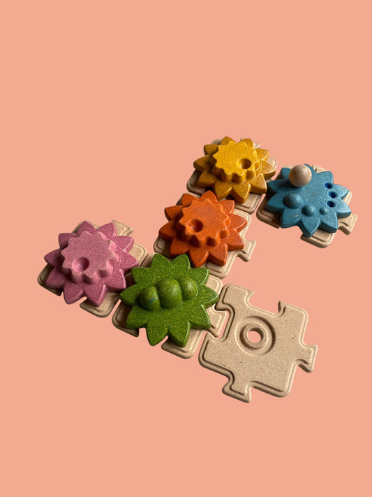 Gear puzzle toy | Plan Toys