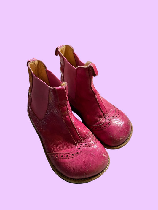 Hot pink shiny leather Chelsea boots 9.5 US Little Kid | Angulus