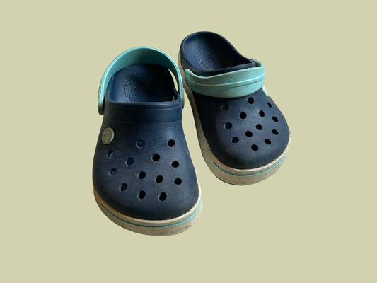 Navy sandals 1 US Big Kids | Crocs