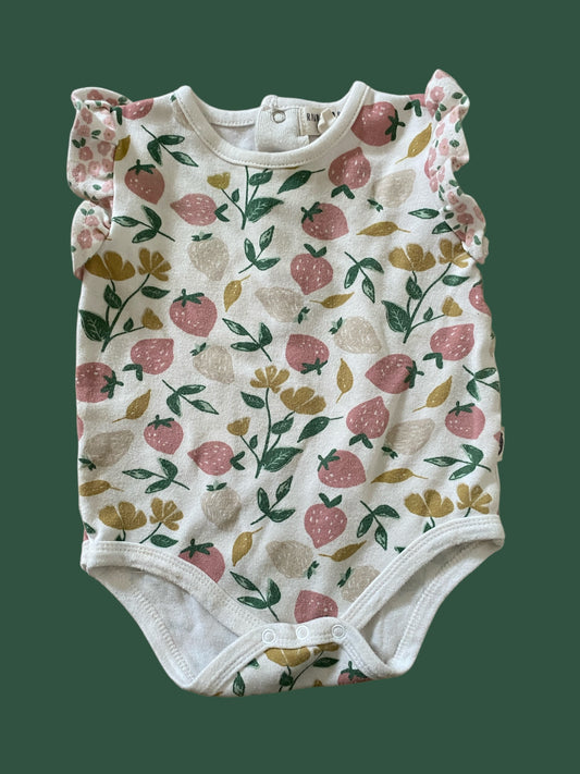 Organic cotton strawberry onesie 6-9m | Rabbit + Bear