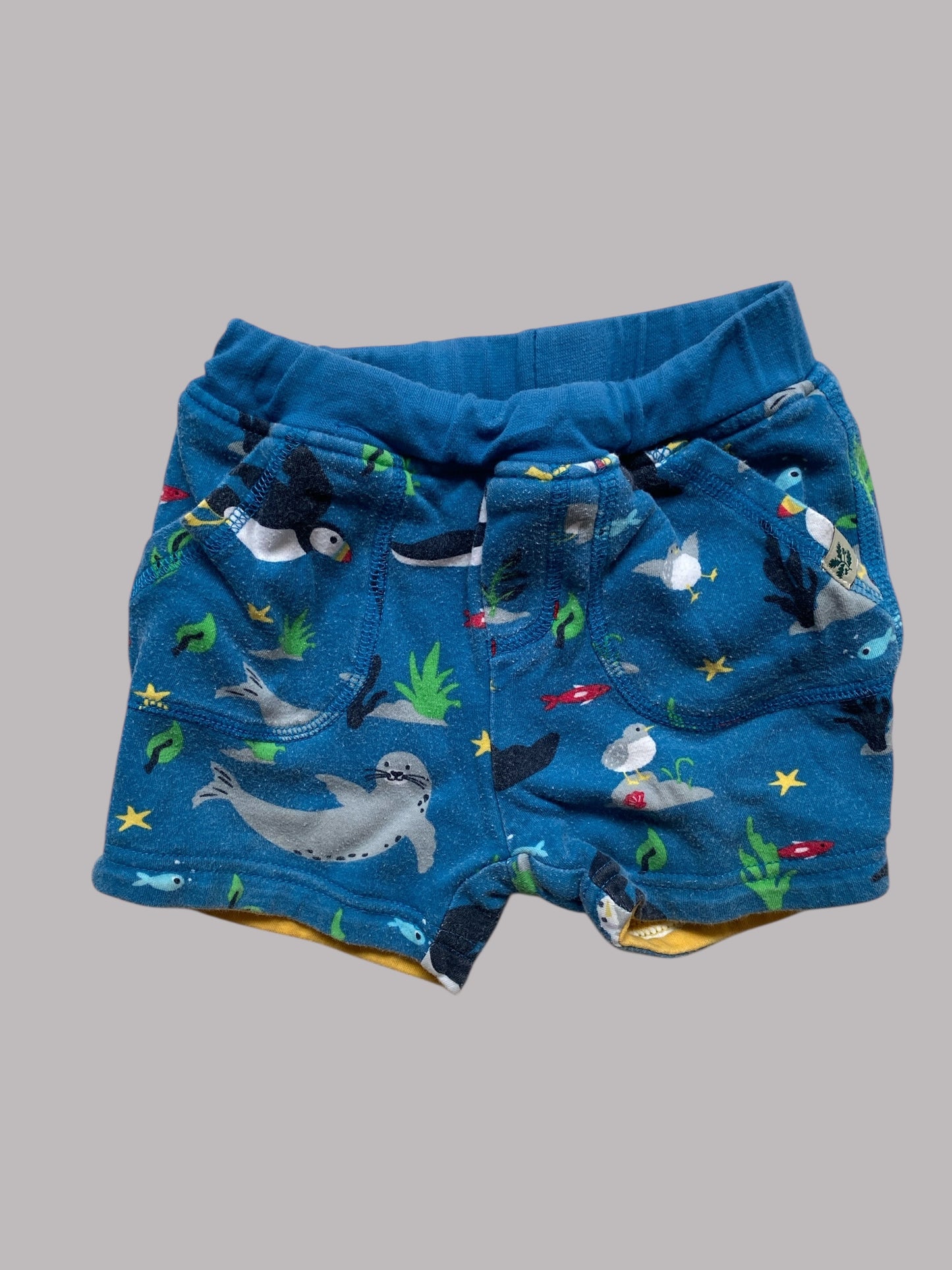 Organic cotton puffin reversible shorts 6-12m (generous) | Frugi