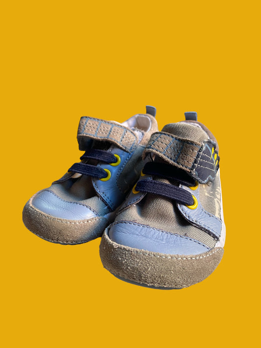 Early walkers Velcro sneakers 5 US Little Kid | Robeez
