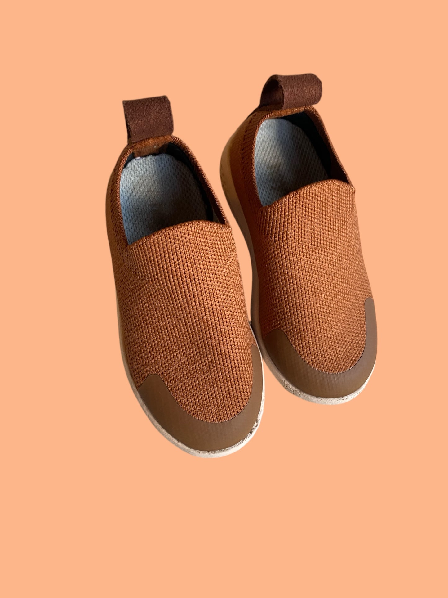 Voyageur nutmeg slip on shoe 5 US Little Kid | Heyfolks