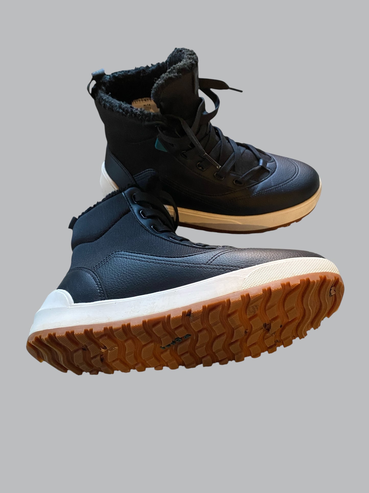 Lightweight waterproof high top winter boots women's 7 US | Vessi