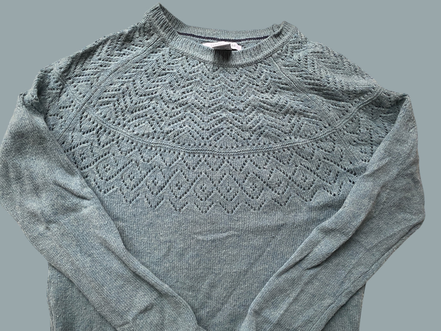 Beautiful lambs wool blend sweater size medium adult | Tabitha Webb