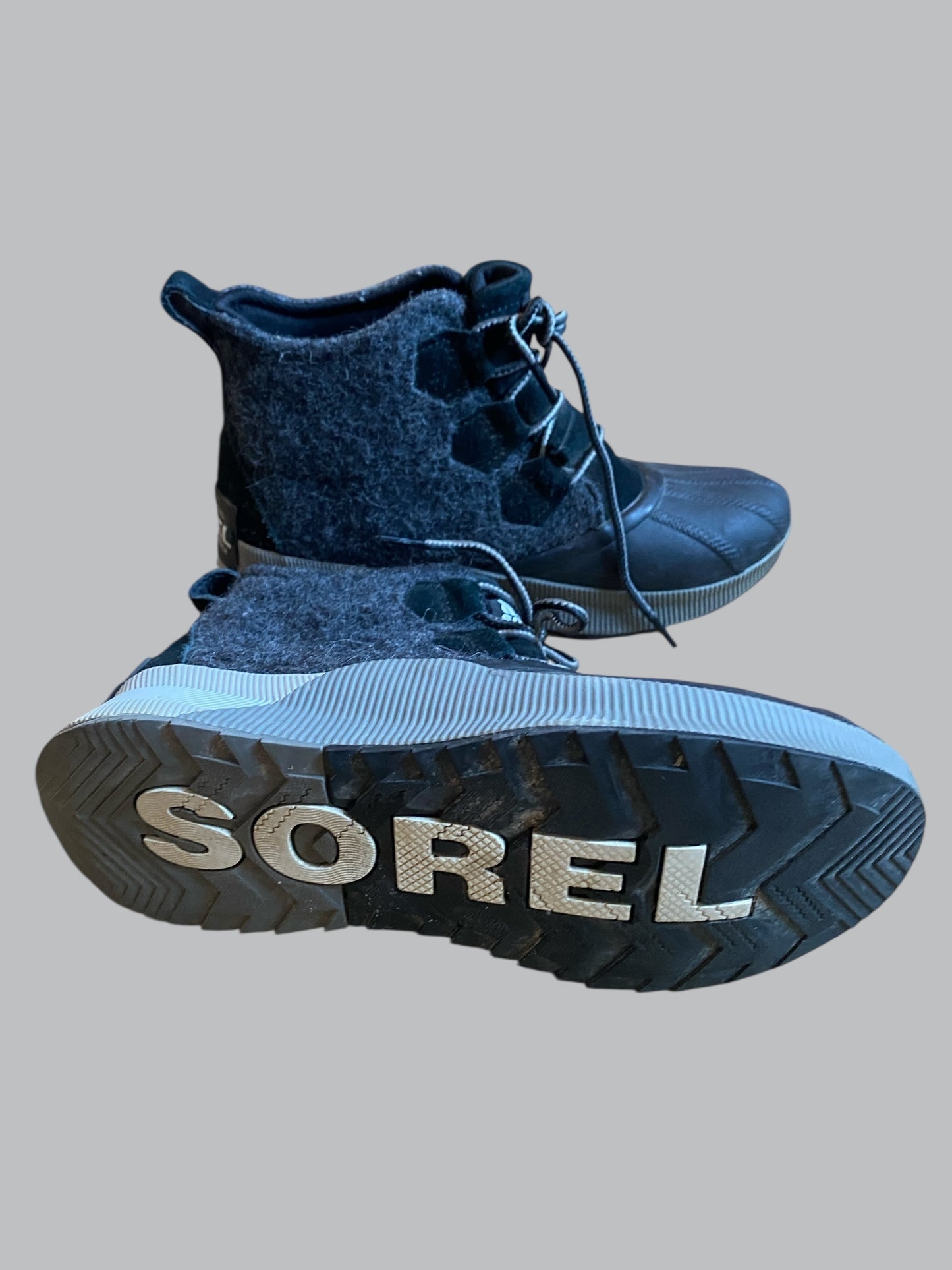 Women's Out N About III Classic Shoes 7 US (38 EU) | Sorel