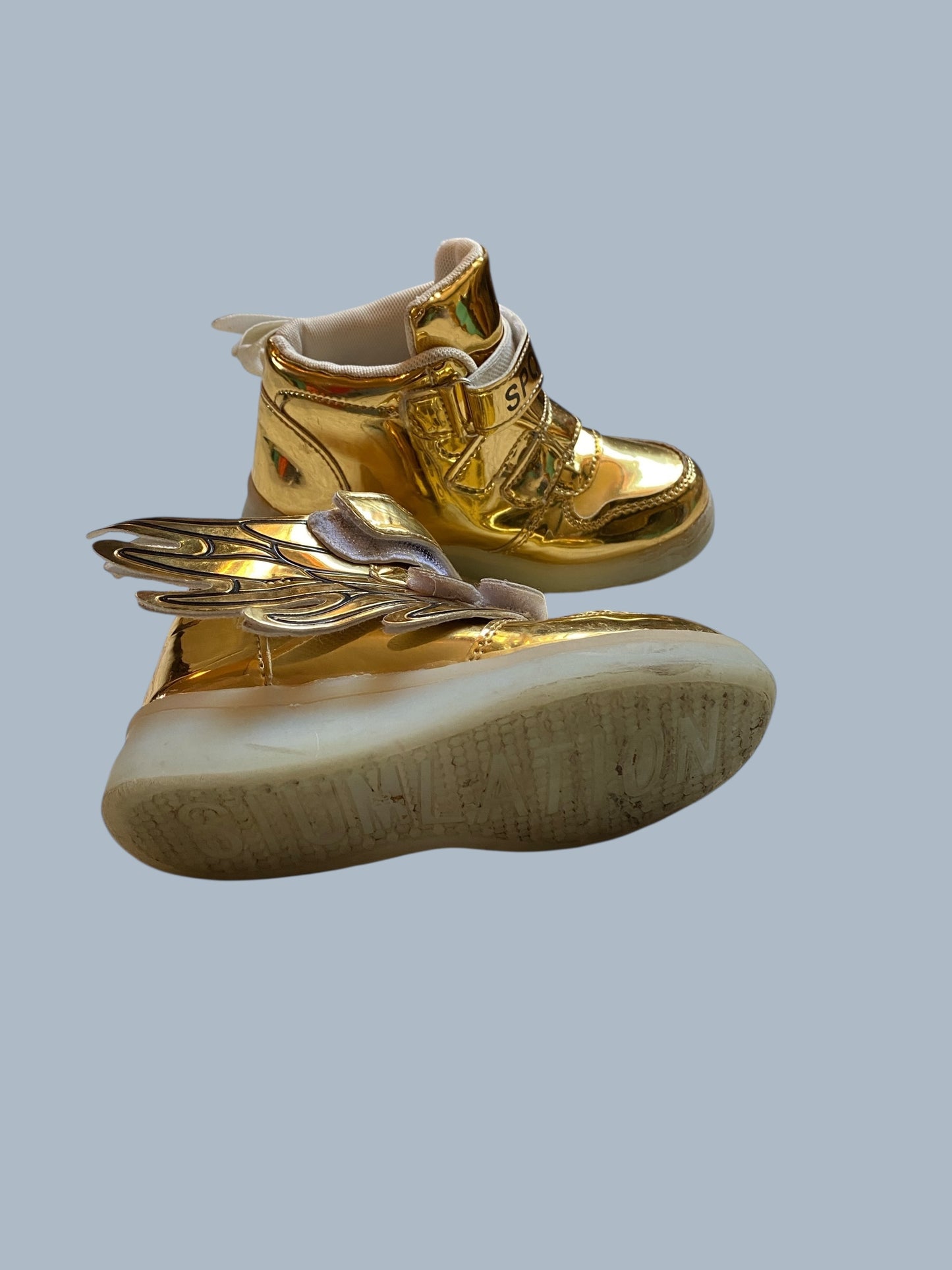 Gold wing sneakers 11 US Little Kids (28 EU)