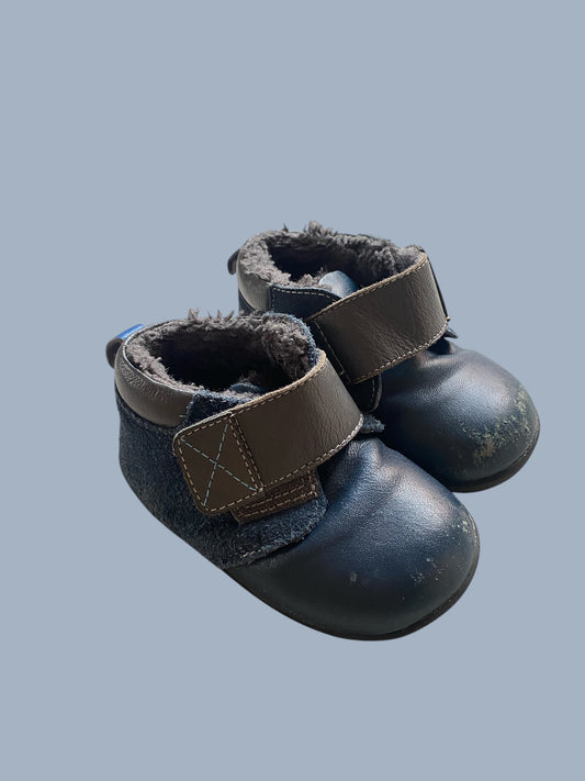 Velcro shoes 6 US Little Kid | See Kai Run