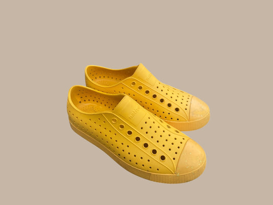 Yellow Jefferson sandals women’s 8 US / men’s 6 US | Native
