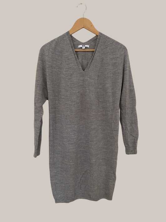Wool sweater dress size adult small | Uniqlo