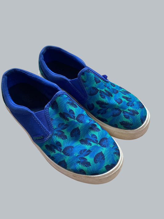 Canvas slip on sneakers 3 US Big Kids | Crocs