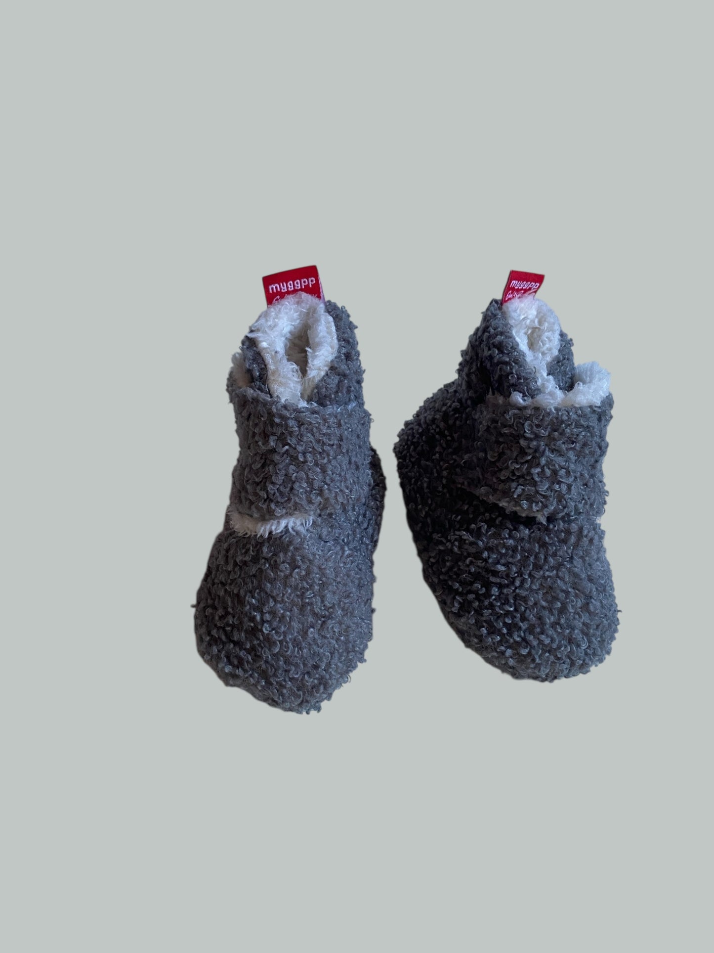Fleece baby botties 0-6m