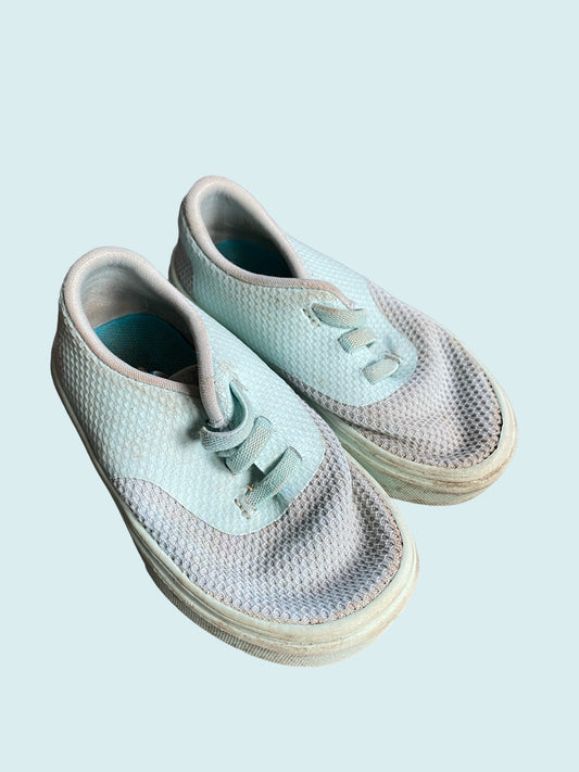 Slip on sneaker 5 US Little Kid | People