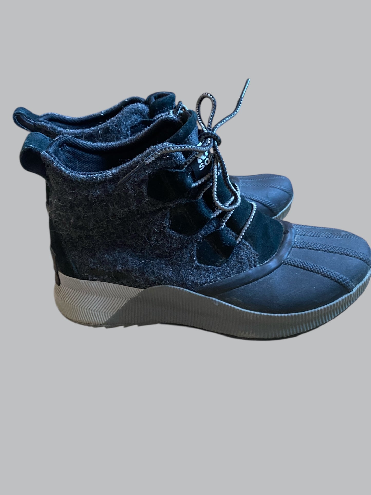 Women's Out N About III Classic Shoes 7 US (38 EU) | Sorel