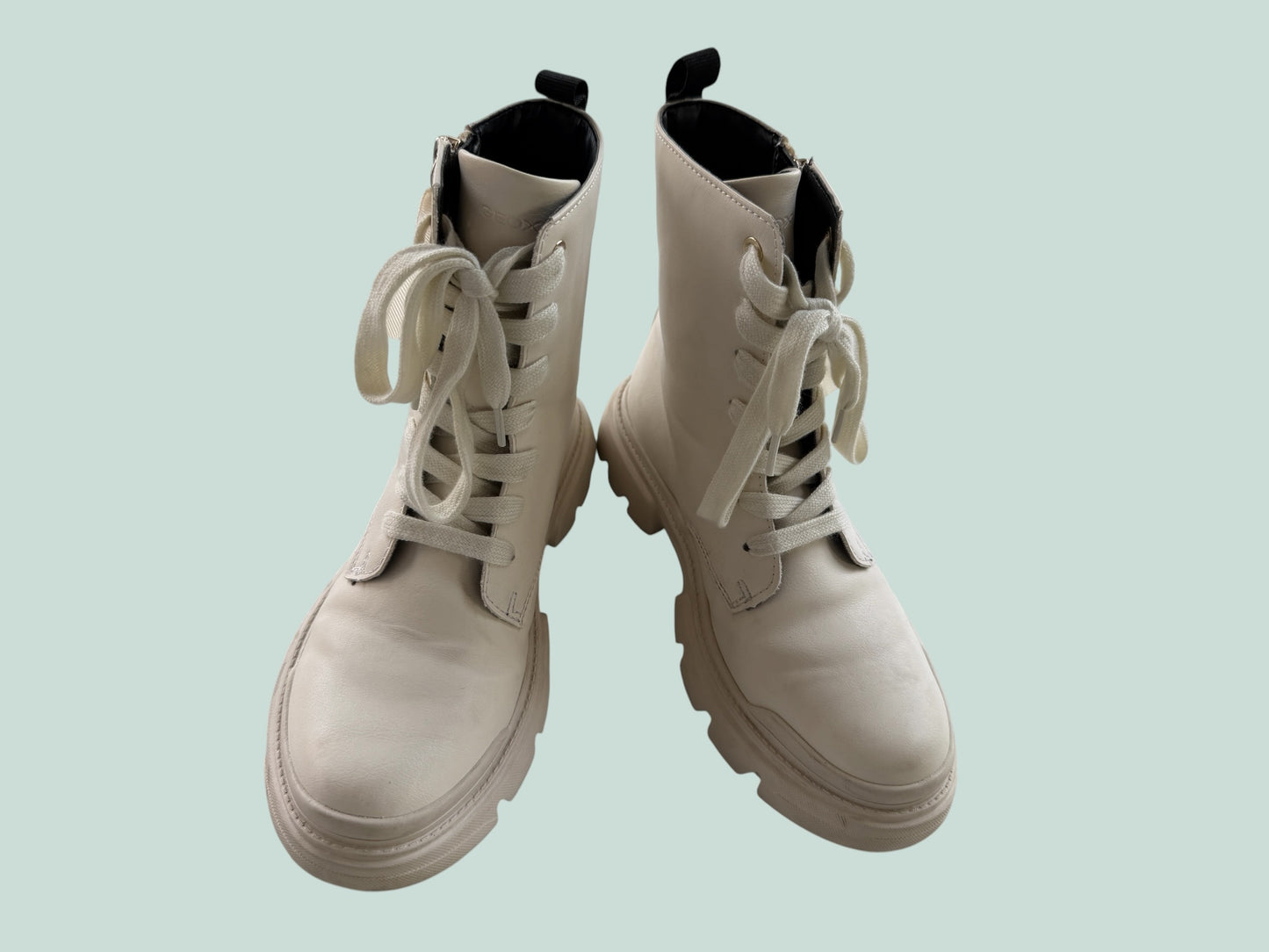 White Junette boots 2US Big Kids (33 EU) | Geox