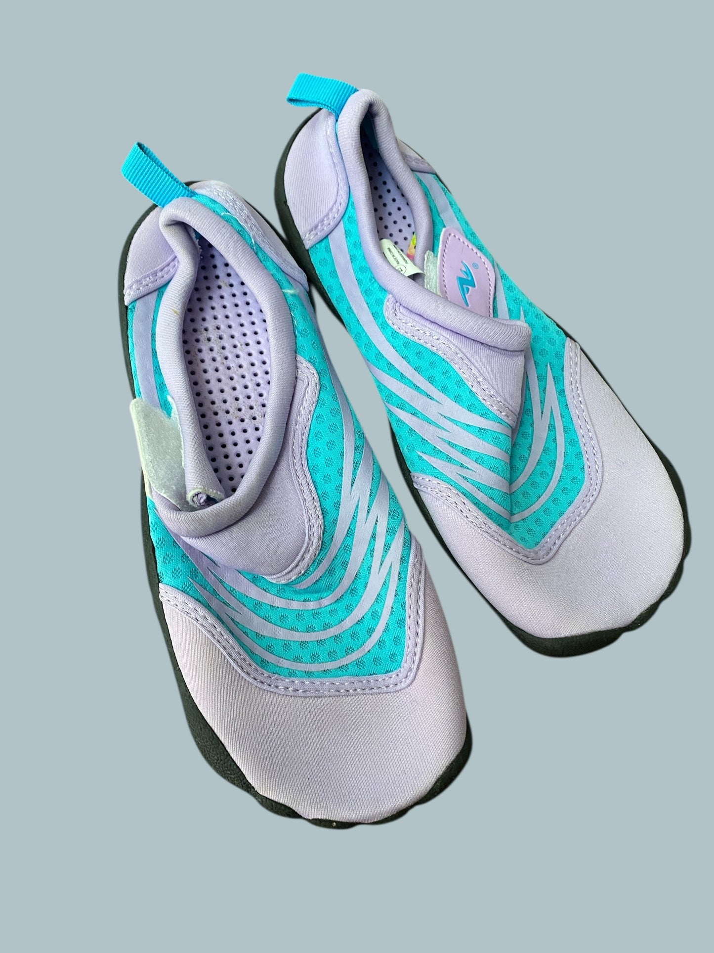 Lilac water shoes 2/3US Big Kids