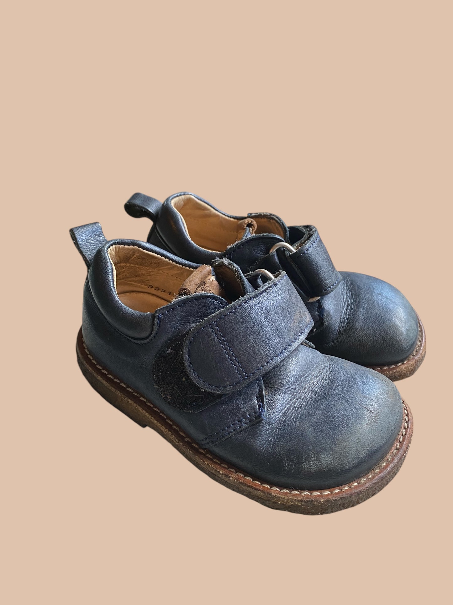 Leather Velcro shoes 7 US Little Kid | Angulus