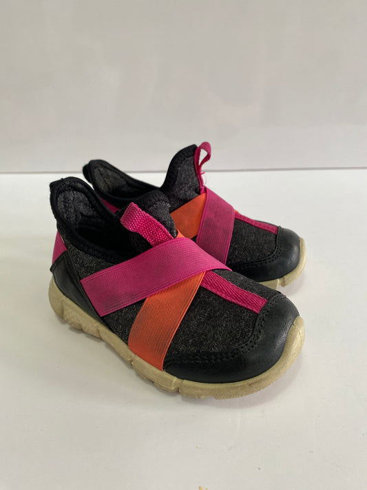 Stretchy sneakers 4.5 US Little Kids| Ecco
